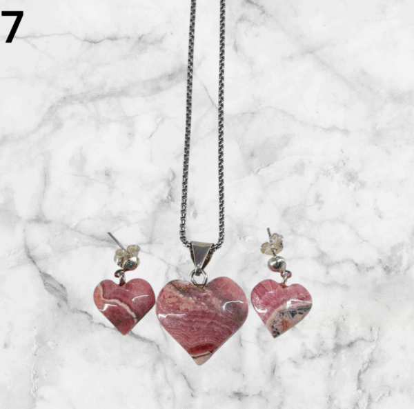set de corazones en Rodocrosita aros colgantes pasantes