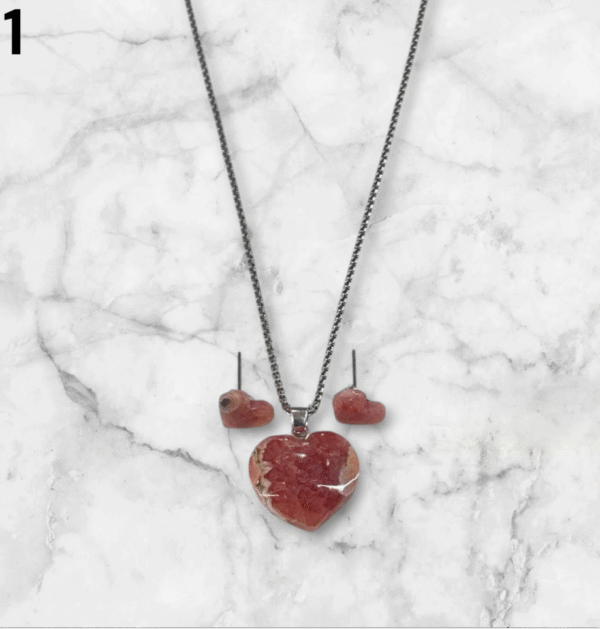 Conjunto de rodocrosita dije y aro en forma de corazon