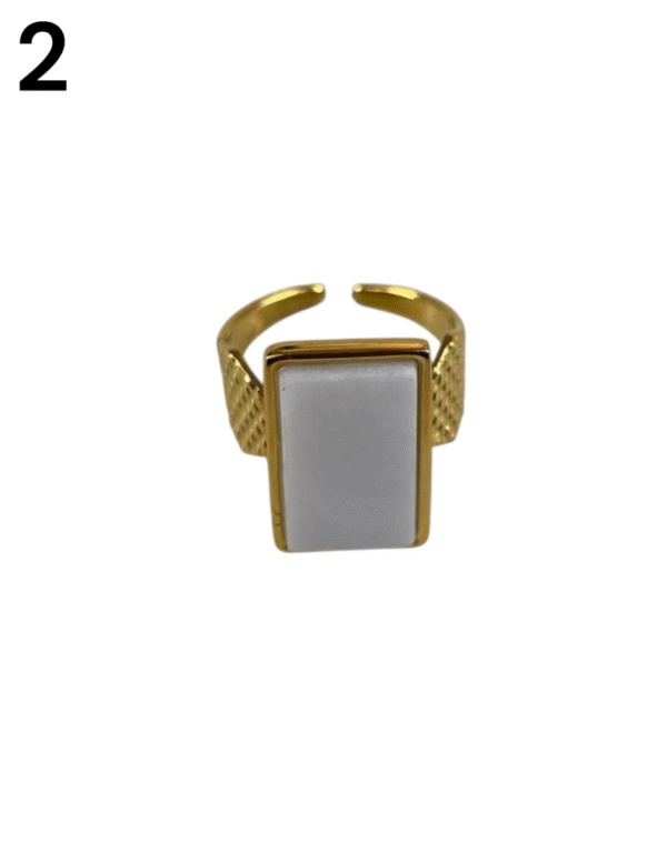 Anillos de acero dorado