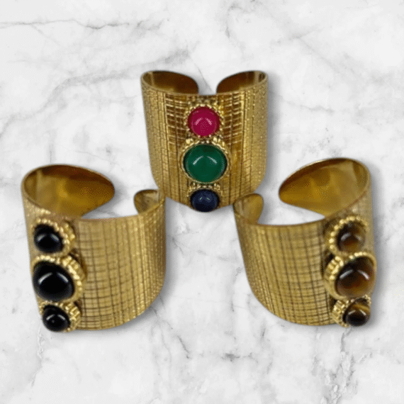 Anillo de tres piedras