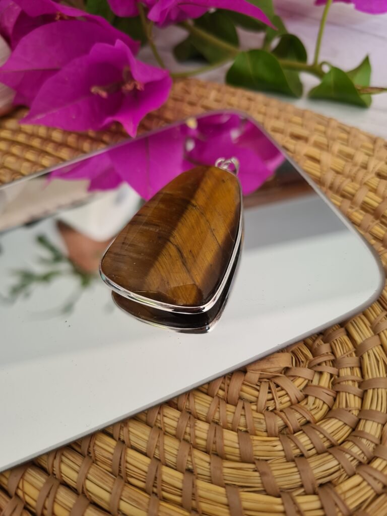 Dije de piedras naturales Ojo de Tigre con virola calidad premiun