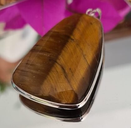 Dije de piedras naturales Ojo de Tigre con virola calidad premiun