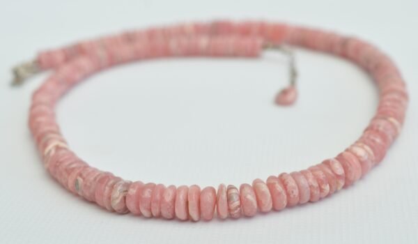 Collar con donitas de Rodocrosita y cierre de plata calidad premiun