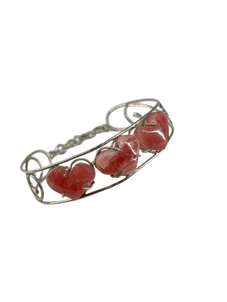 Pulsera de Rodocrosita con detalle de corazón y plata