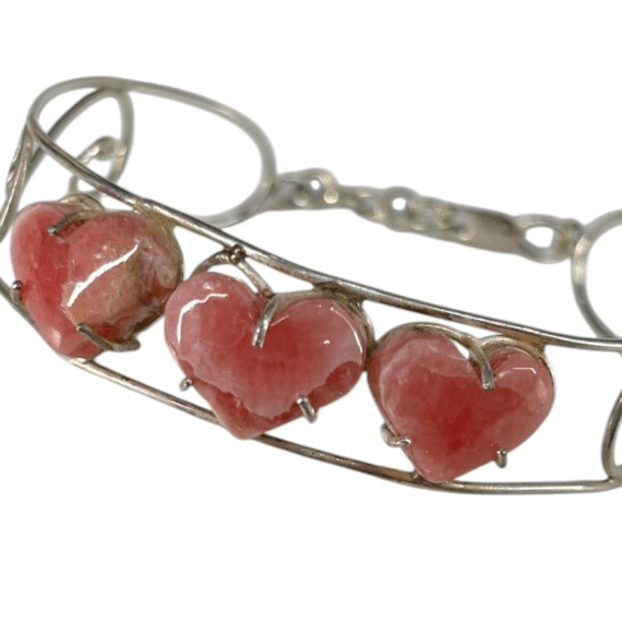 Pulsera de Rodocrosita con detalle de corazón y plata