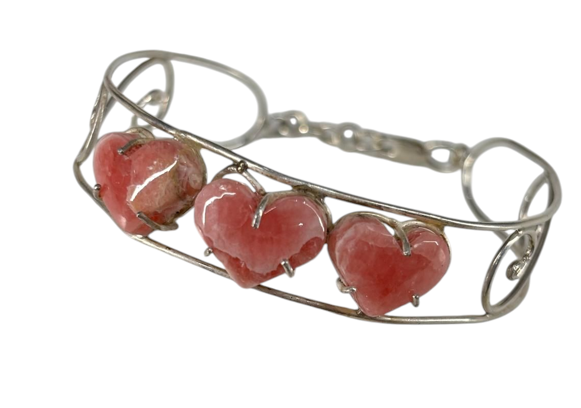Pulsera de Rodocrosita con detalle de corazón y plata
