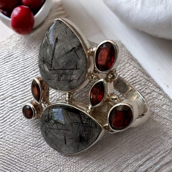 Anillo Cuarzo Turmalinado y granates