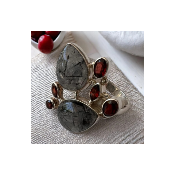 Anillo Cuarzo Turmalinado y granates