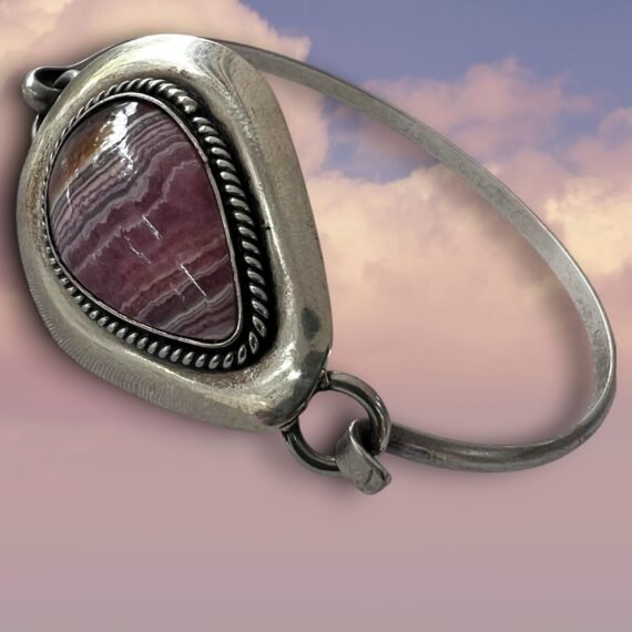 Brazalete de rodocrosita con plata y ovalado