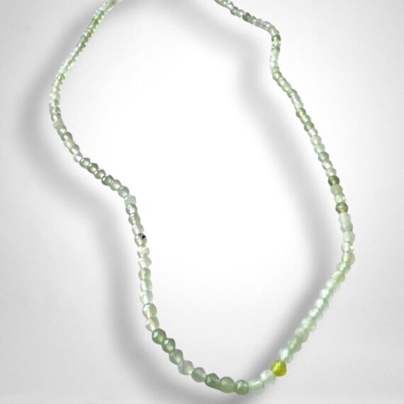 Collar de bolitas de Cuarzo verde natural facetado