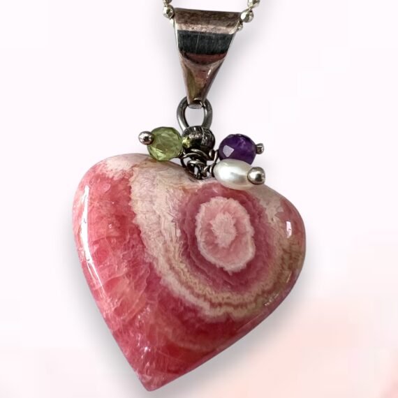 Collar de corazon de Rodocrosita y piedras