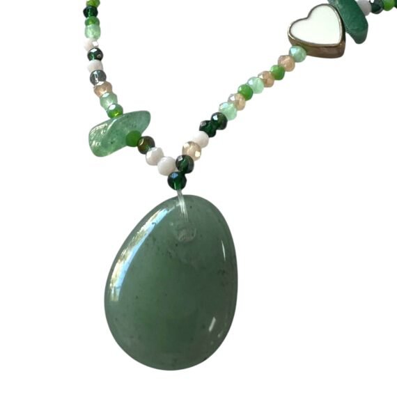 Gargantilla de cristales con Cuarzo Verde central