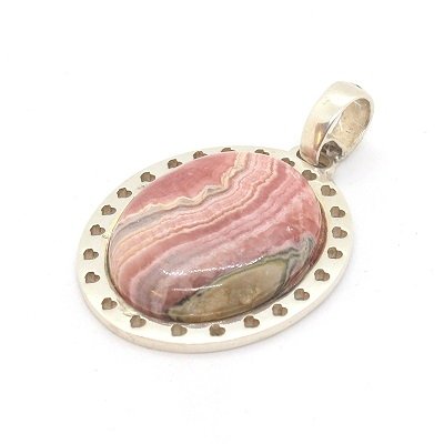 Dije de rodocrosita con plata en forma de corazon