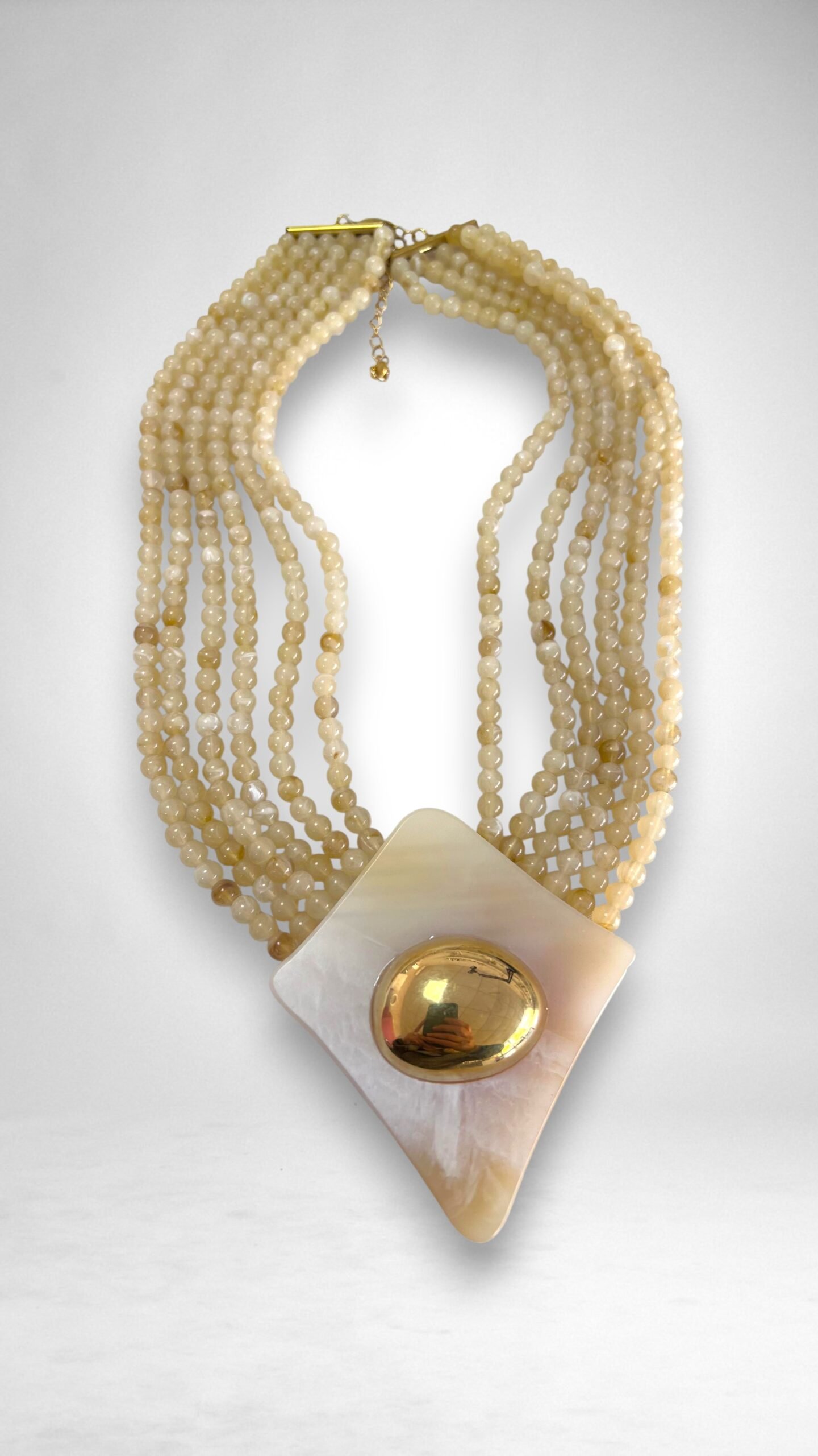 Collar Arena Dorada