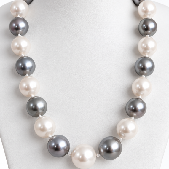 Collar de Perlas Blancas y Grises