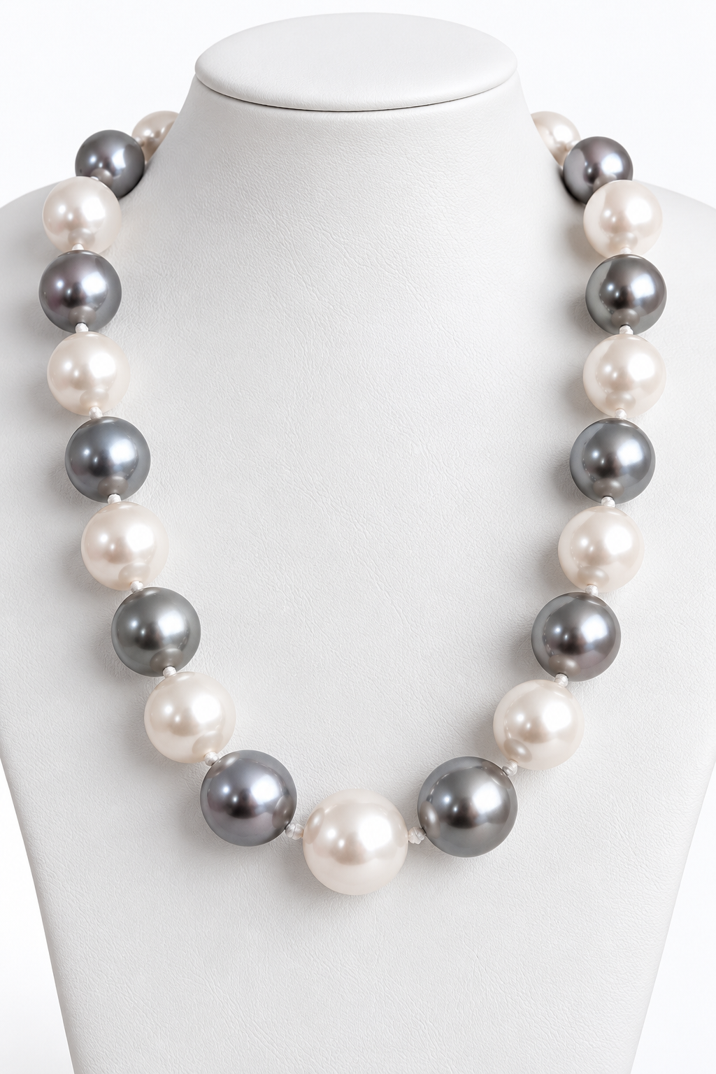 Collar de Perlas Blancas y Grises